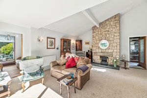 Lounge- click for photo gallery